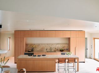 3736 Lowry Rd, Los Angeles, CA 90027