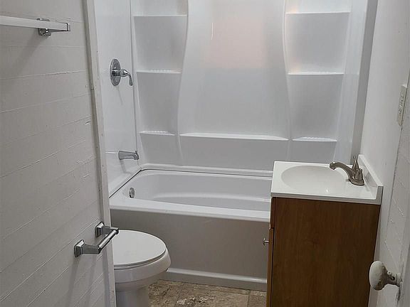 4th image of 1109 N S St