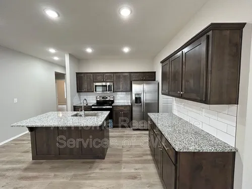 200 E Rosalie St Photo 1