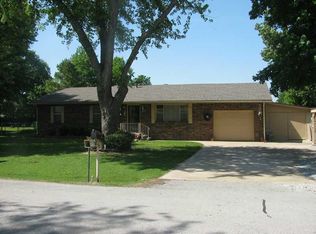 617 Magnolia St, Siloam Springs, AR 72761