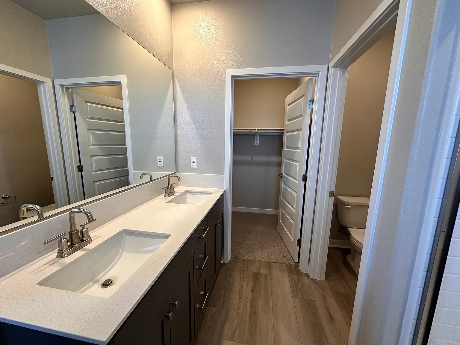 1487 Skyline Ln — Photo 4