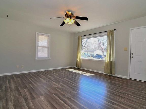 3rd image of 2332 E Florida St