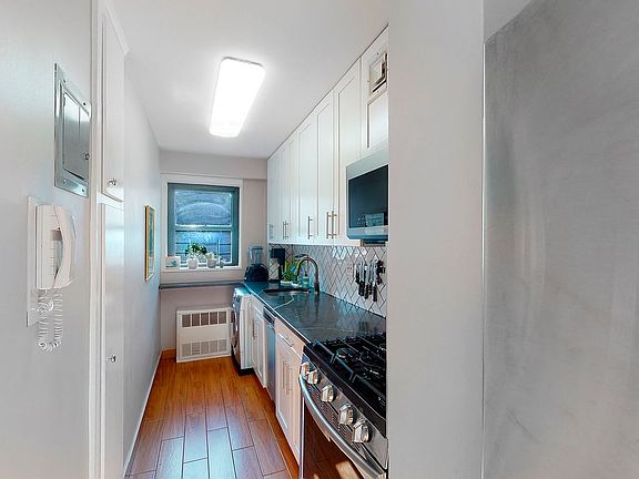 3rd image of 120 E 90th St APT 4H