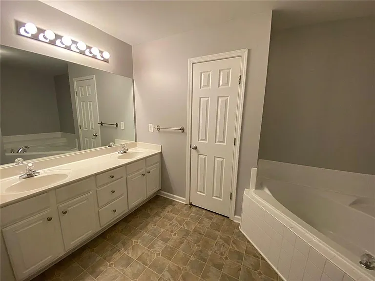 397 Creek Manor Way — Photo 23