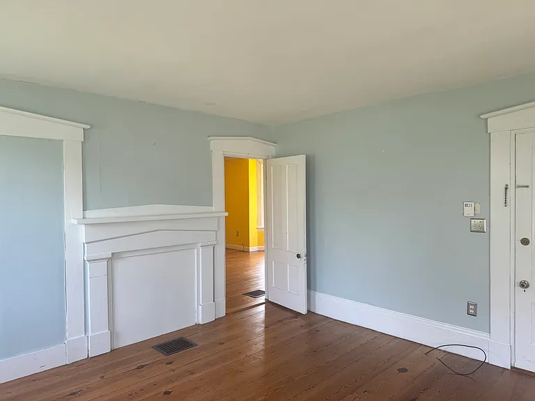 48 Thomaston St — Photo 10