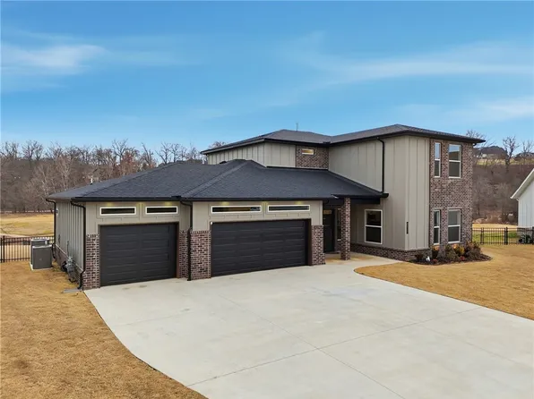 2521 Fairway Cir, Pea Ridge, AR 72751