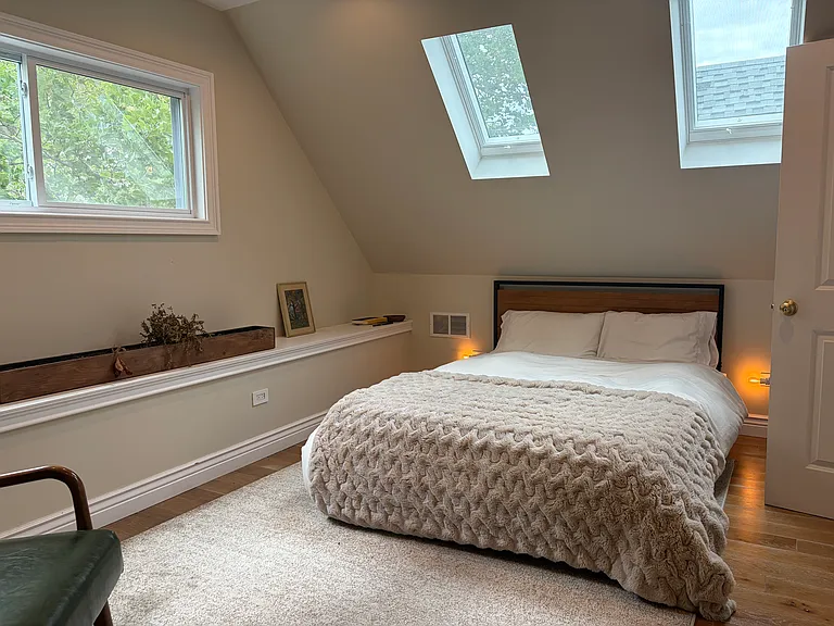 2821 N Springfield Ave #2 — Photo 15