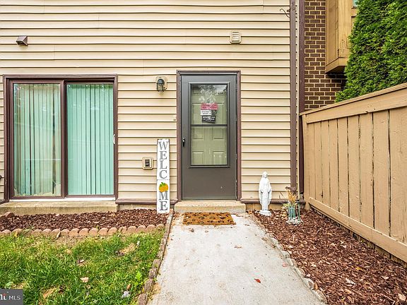 4th image of 9838 Brookridge Ct