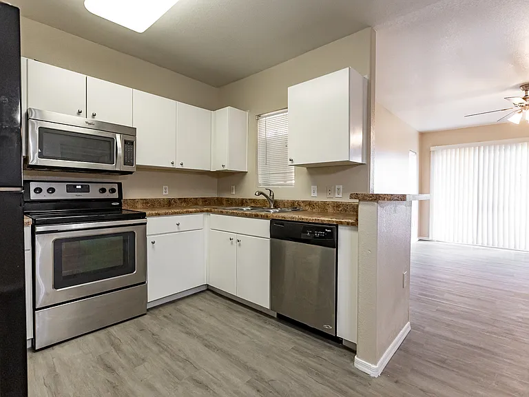 1295 N Ash St #1026 — Photo 3