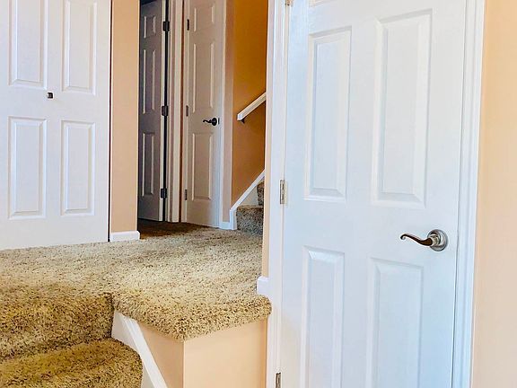 4th image of 1081 Redbluff Dr