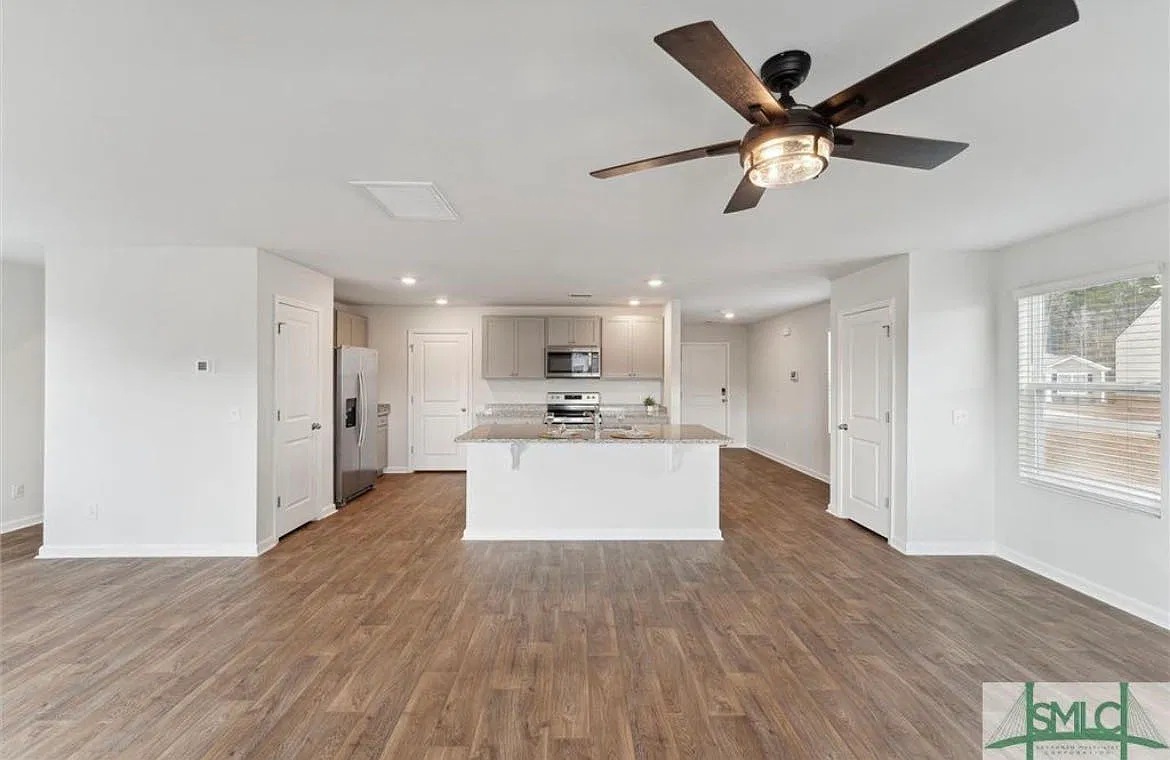 4 bed, 2235 sqft, $2,500 — Photo 4