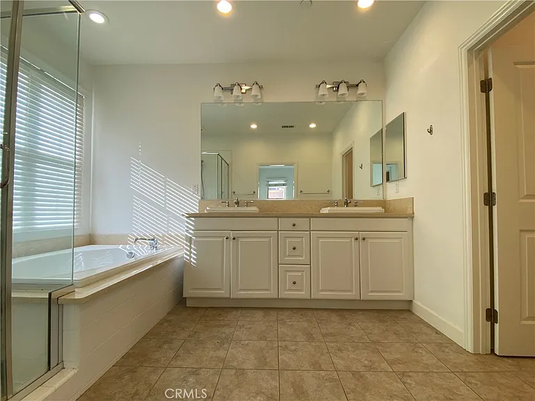 65 Berkshire Wood — Photo 10