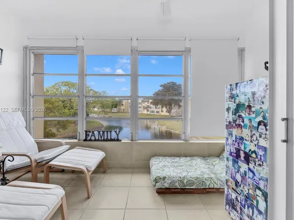 6071 NW 61st Ave APT 303, Tamarac, FL 33319