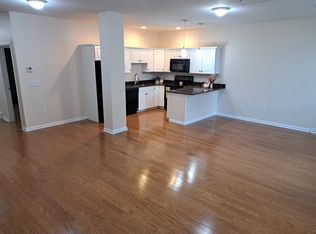 200 State St APT 101, Schenectady, NY 12305
