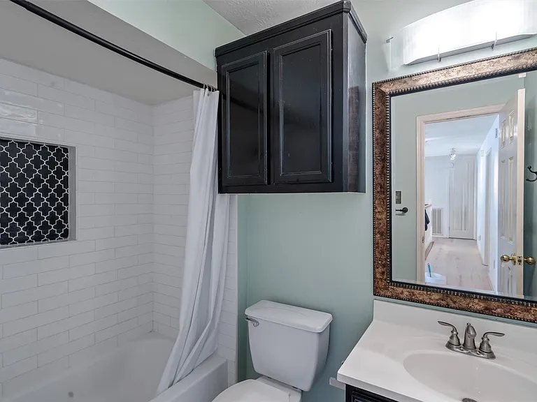 2630 Lakeway Dr — Photo 21