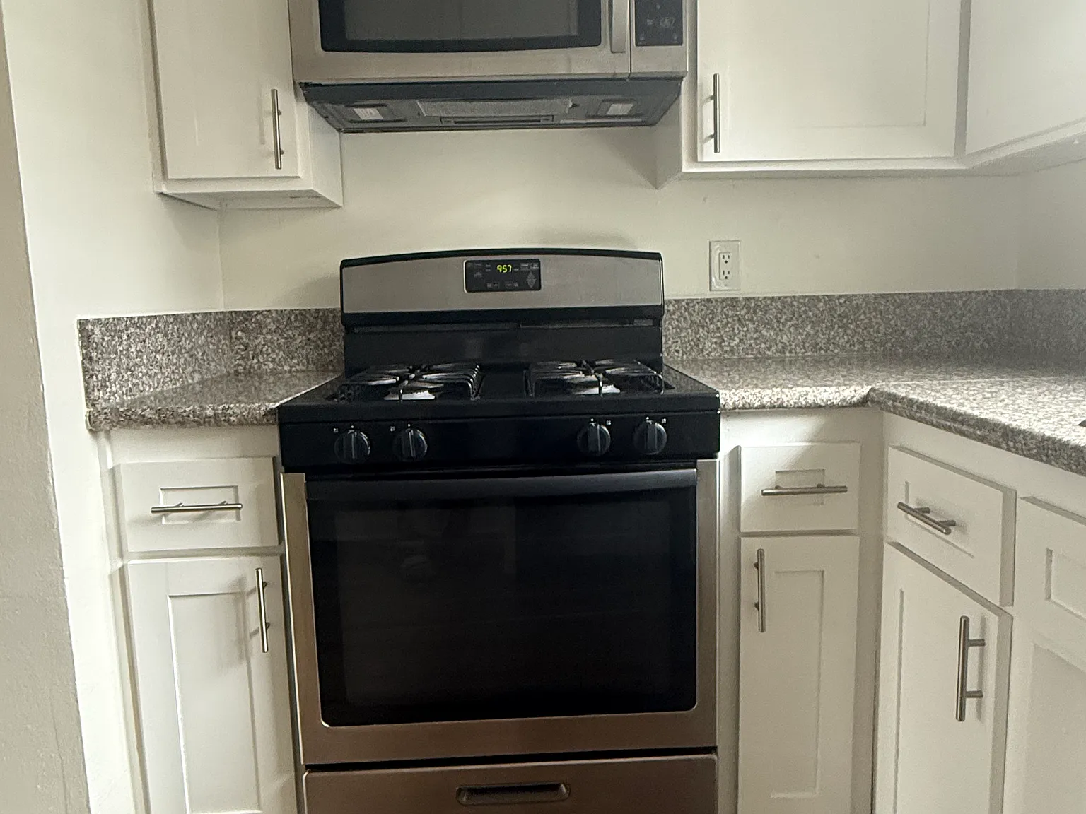 Elmwood Villa — Photo 1