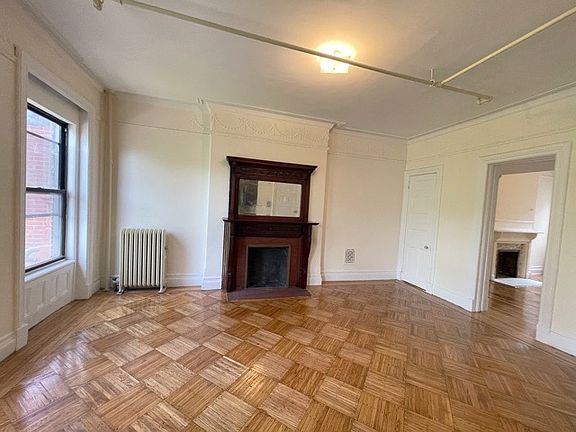 2nd image of 250 Gates Ave APT 3