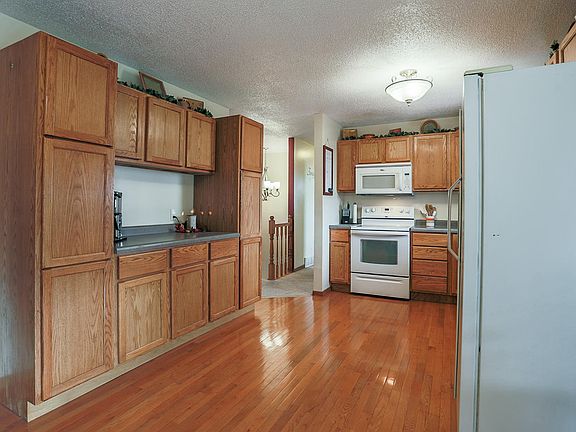 2nd image of 105 Hillside Dr