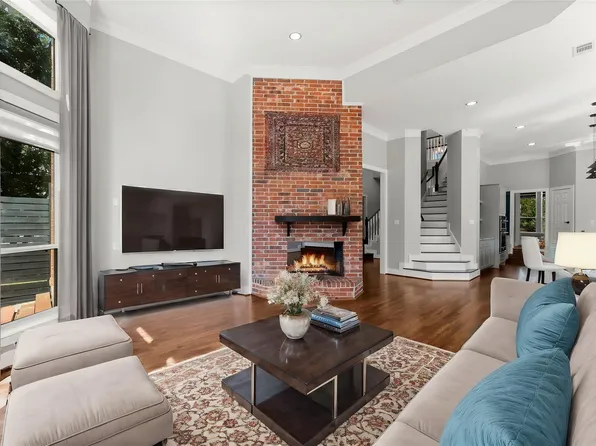 24611 W Kingscrest Cir, Spring, TX 77389