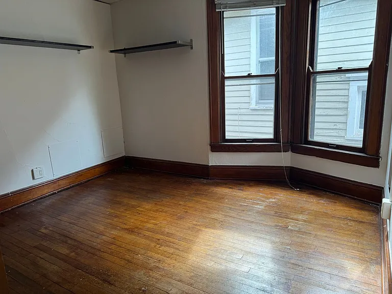 215 N Paterson St — Photo 9