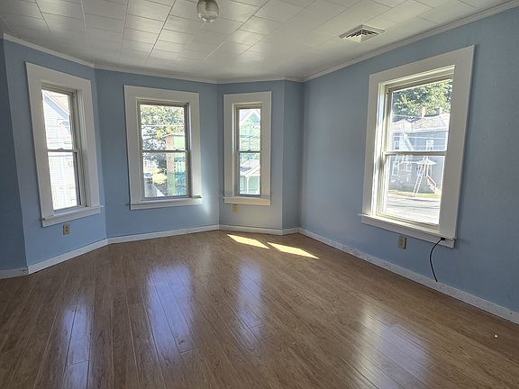 2nd image of 118 Bracewell Ave #2E