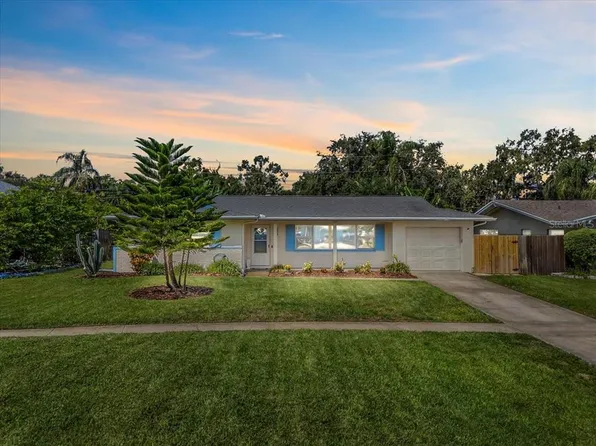 522 Gershwin Dr, Largo, FL 33771