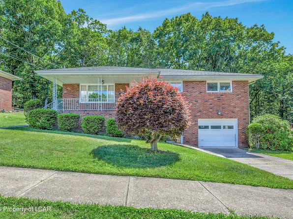 211 Yesu Dr, Scranton, PA 18505