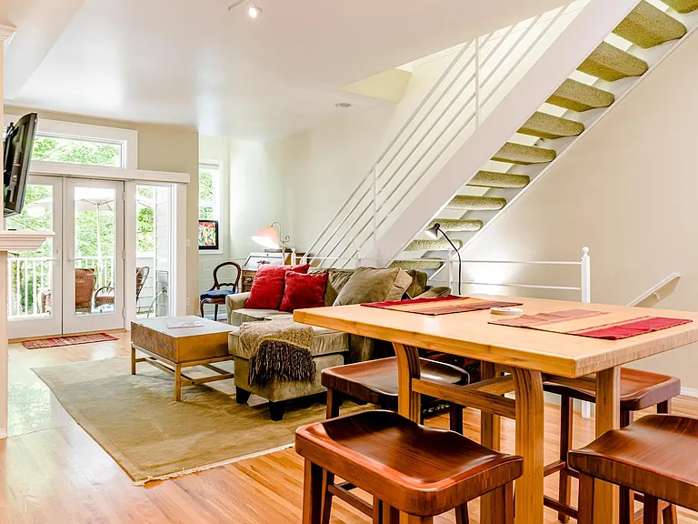 2505 NW Thurman St — Photo 8