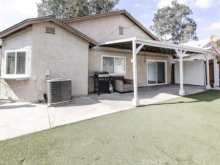14071 Fenton Ln — Photo 2