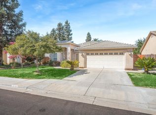 2698 E Omaha Ave, Fresno, CA