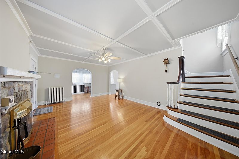 5th image of 340 Marshland Court