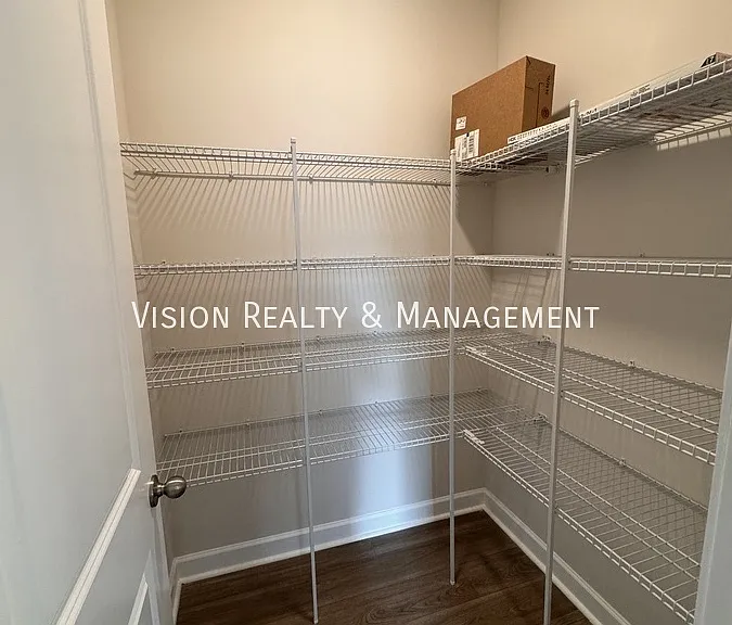 141 Winding River Dr — Photo 26