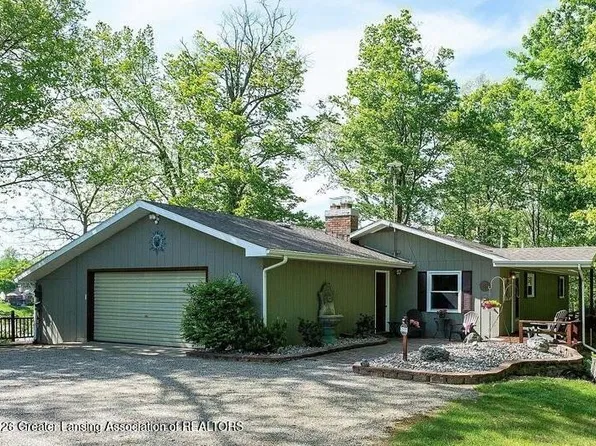 4677 Cottonwood Dr, Perrinton, MI 48871