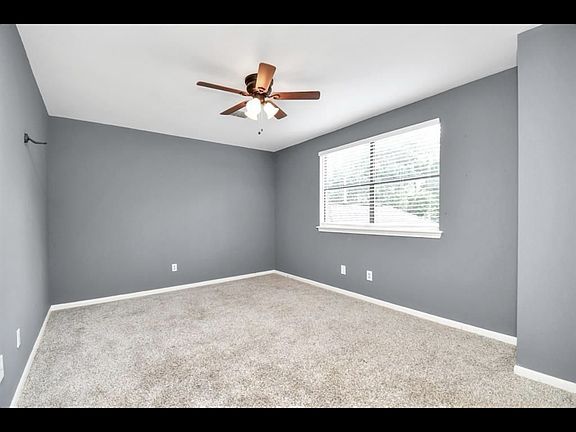 3rd image of 3206 Sunny Knoll Ct