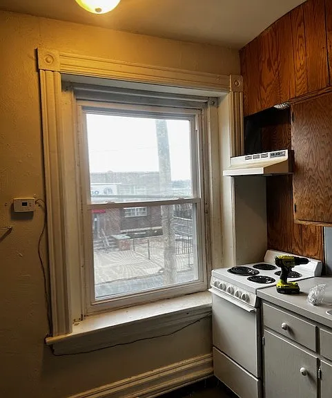 1201 Windsor St #1 — Photo 7
