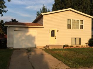 1570 1st Ave E, Dickinson, ND 58601