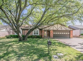 413 Mountainview Dr, Hurst, TX 76054