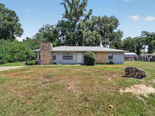 945 NW 64th Pl, Ocala, FL 34475