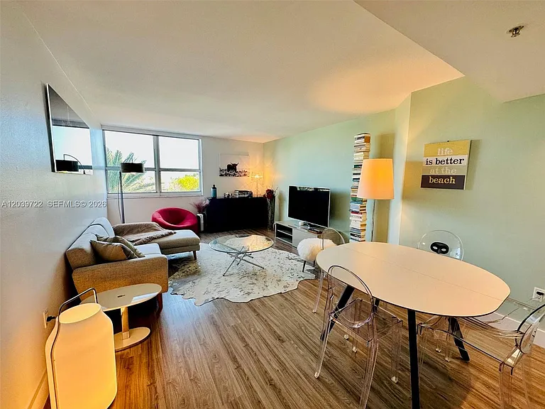 650 West Ave #403 — Photo 4