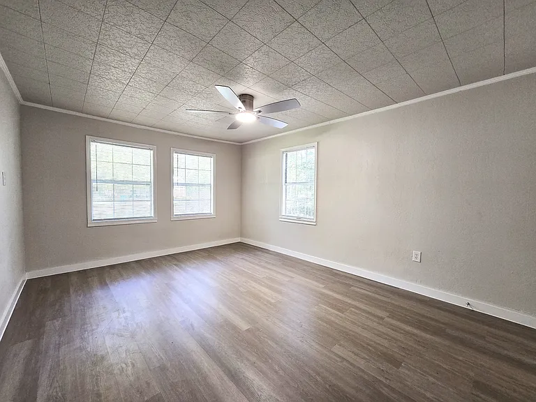299 Francis St — Photo 11