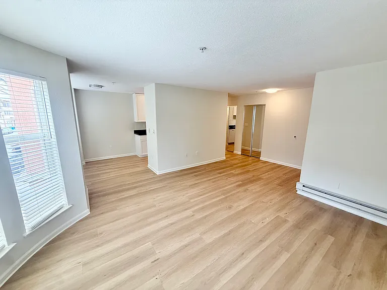 405 12th Ave #201 — Photo 7