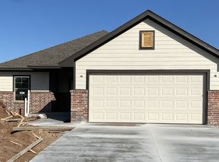 2401 Alta Vista Ln, Edmond, OK 73034