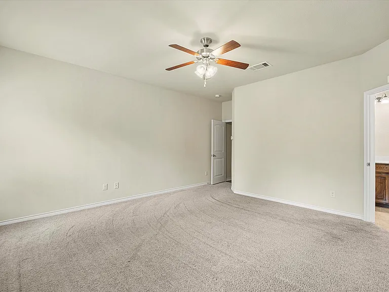1409 Hidden Creek Dr — Photo 7