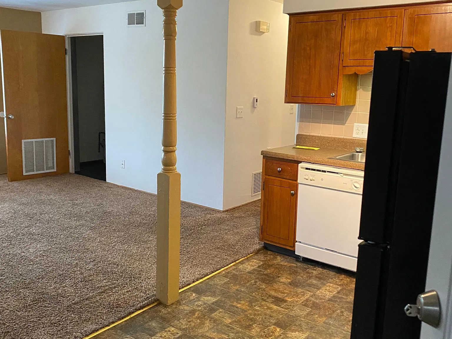 219 Anderson Ln — Photo 2