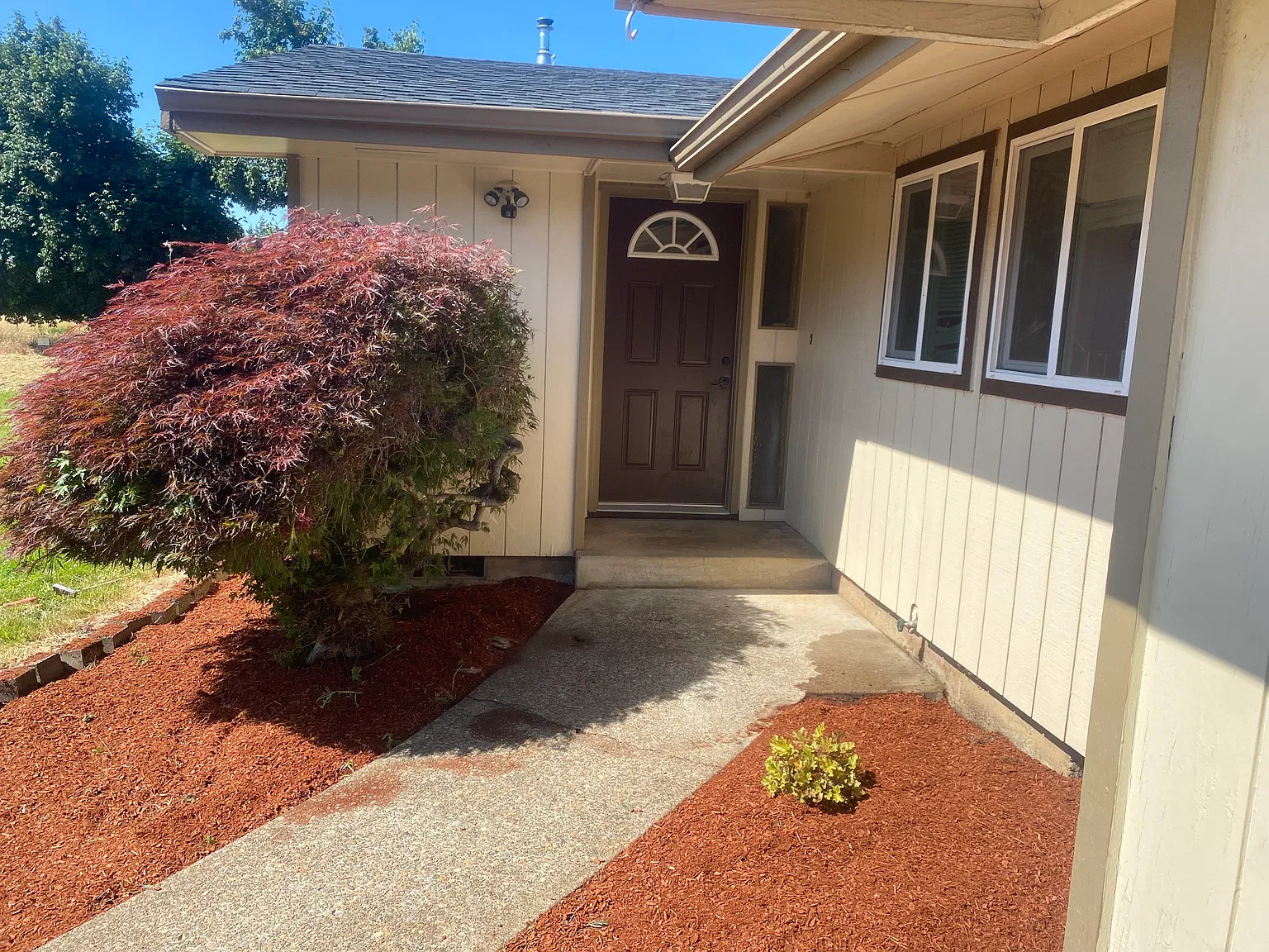 3 bed, 2223 sqft, $2,650 — Photo 2