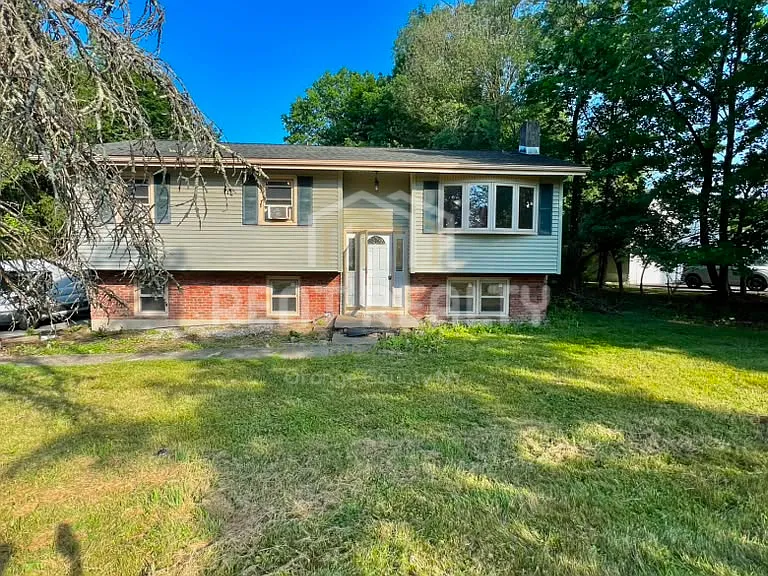 246 Skyline Dr — Photo 1