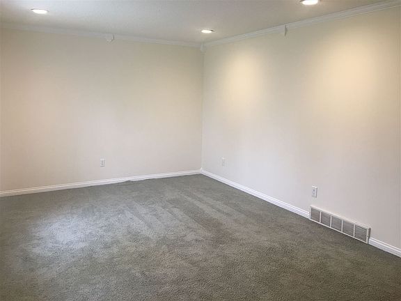 3rd image of 553 Maitland Dr