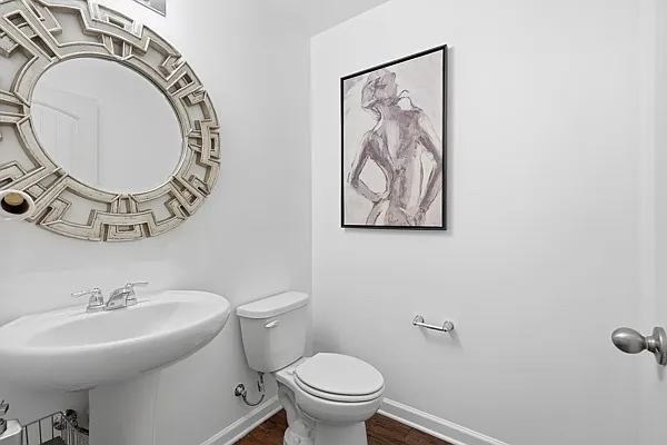 4599 Woodford Cir — Photo 3