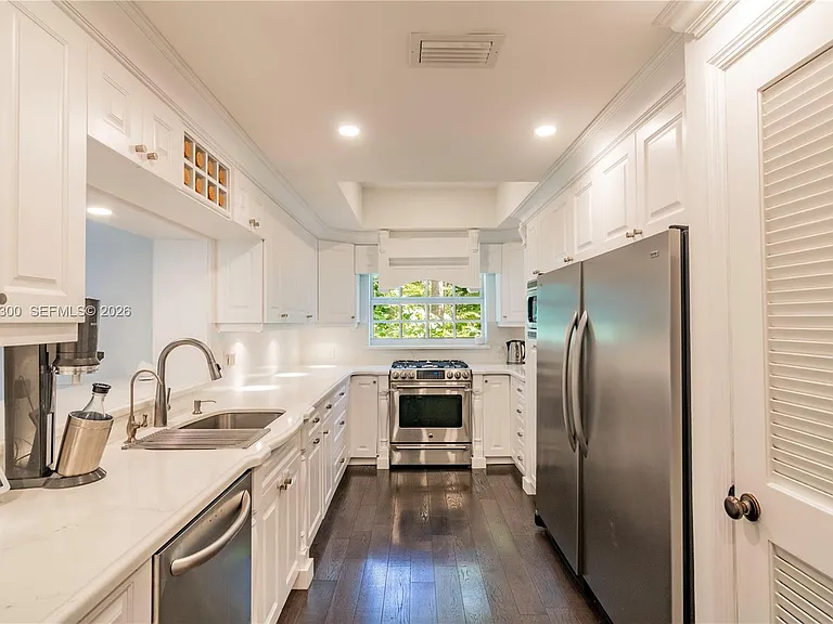 709 Aledo Ave — Photo 15