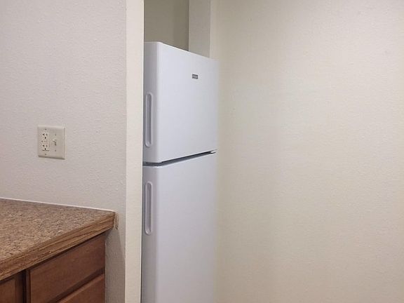 3rd image of 807 Knox Ave Unit 4